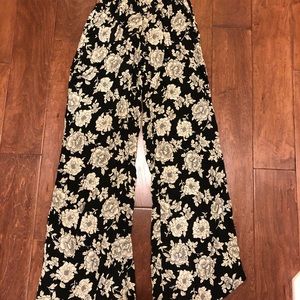 Brandy Melville Pants - Brandy Melville floral pants Brandy Melville Pants - Brandy Melville floral pants